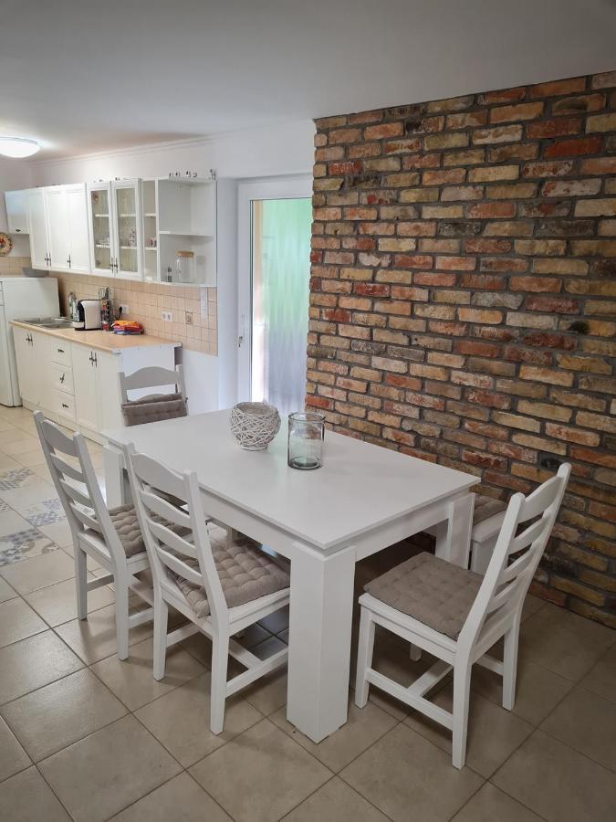 Varazslakos Tanya Appartement Soltvadkert